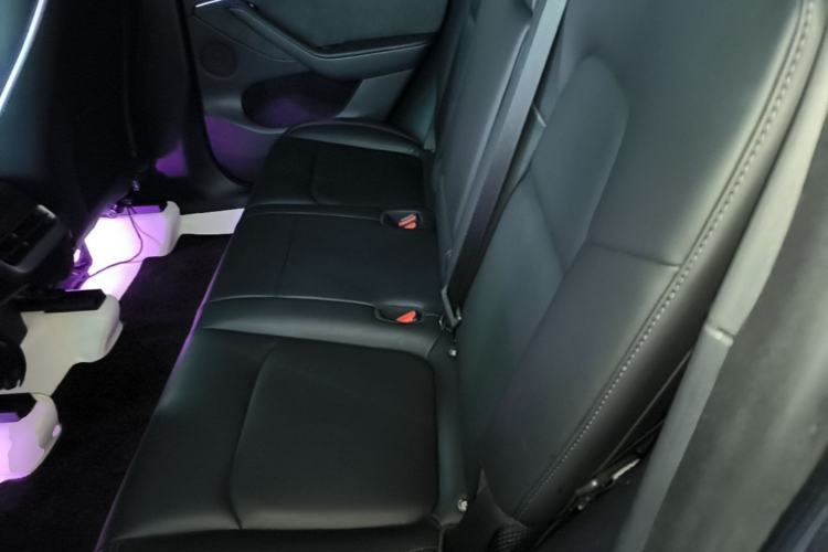 Used Tesla Model Y 2021 Performance High-Performance All-Wheel-Drive Version Left Rear Seat