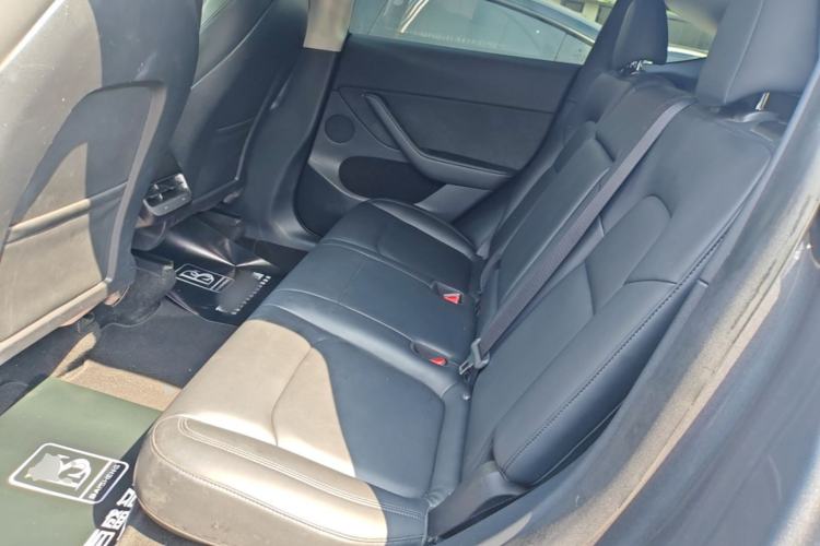 Used Tesla Model Y 2021 Long-Range All-Wheel-Drive Version Left Rear Seat