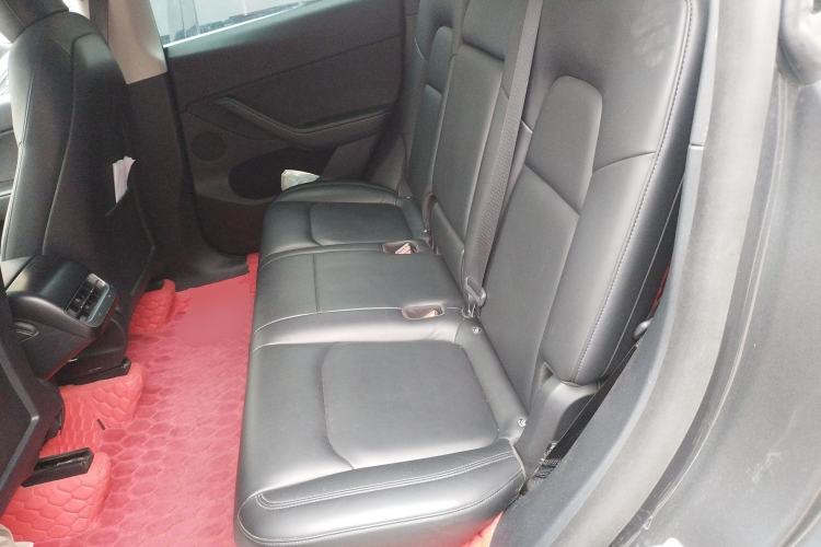 Used Tesla Model Y 2021 Long-Range All-Wheel-Drive Version Left Rear Seat