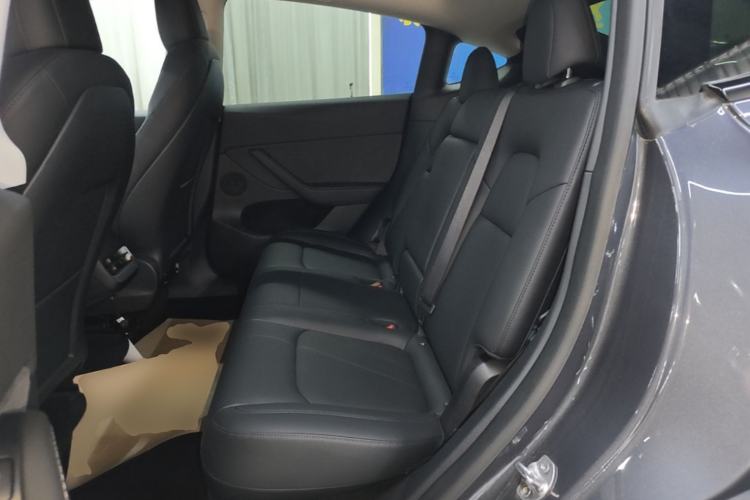 Used Tesla Model Y 2021 Long-Range All-Wheel-Drive Version Left Rear Seat
