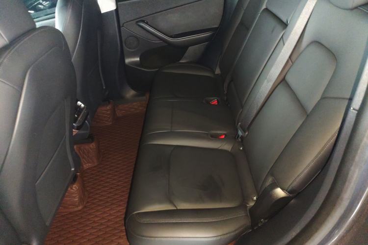 Used Tesla Model Y 2021 Long-Range All-Wheel-Drive Version Left Rear Seat