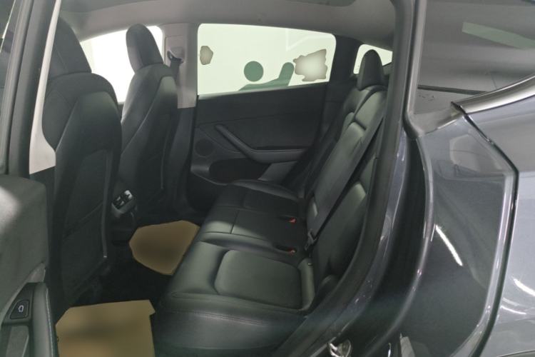 Used Tesla Model Y 2021 Long-Range All-Wheel-Drive Version Left Rear Seat