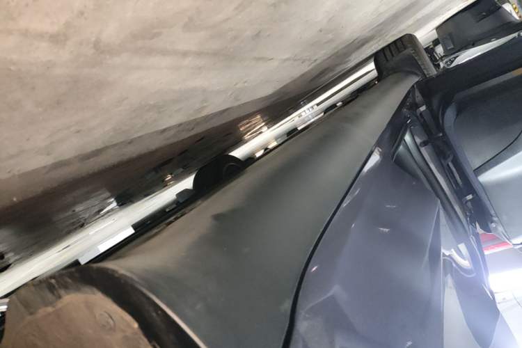 Used Tesla Model Y 2021 Long-Range All-Wheel-Drive Version Left Side Sill