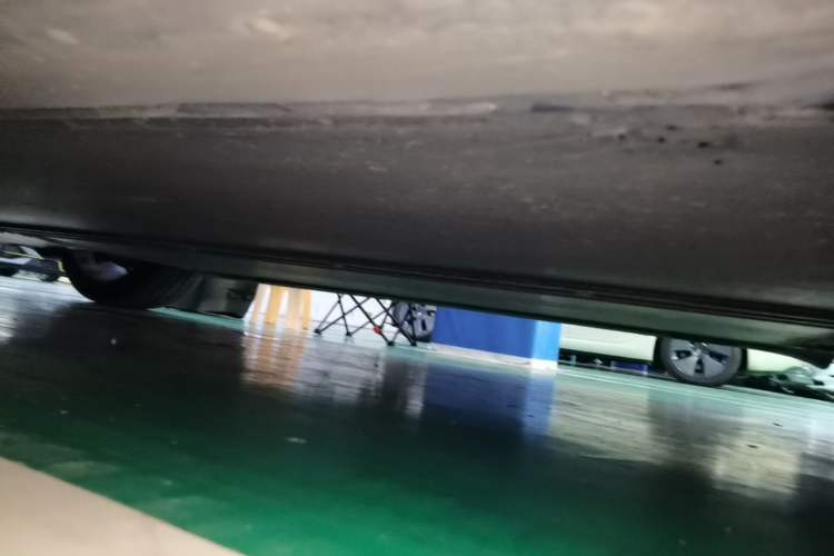 Used Tesla Model Y 2021 Standard Range Rear-Wheel Drive Version Left Side Sill