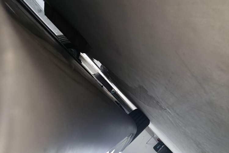 Used Tesla Model Y 2021 Long-Range All-Wheel-Drive Version Left Side Sill