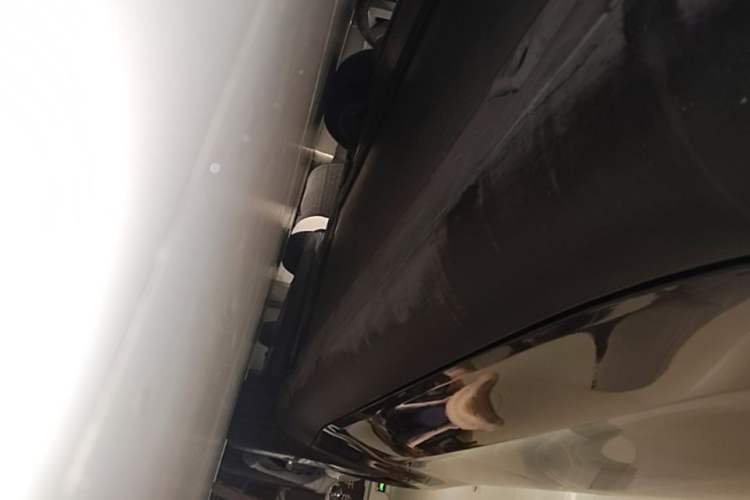 Used Tesla Model Y 2021 Standard Range Rear-Wheel Drive Version Left Side Sill