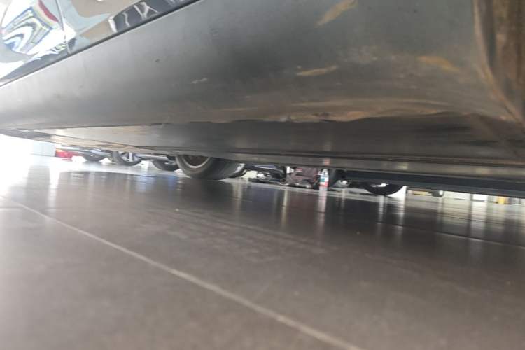 Used Tesla Model Y 2021 Long-Range All-Wheel-Drive Version Left Side Sill