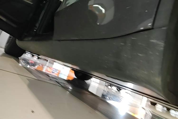 Used Tesla Model Y 2021 Long-Range All-Wheel-Drive Version Left Side Sill
