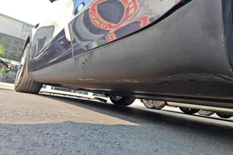 Used Tesla Model Y 2021 Long-Range All-Wheel-Drive Version Left Side Sill