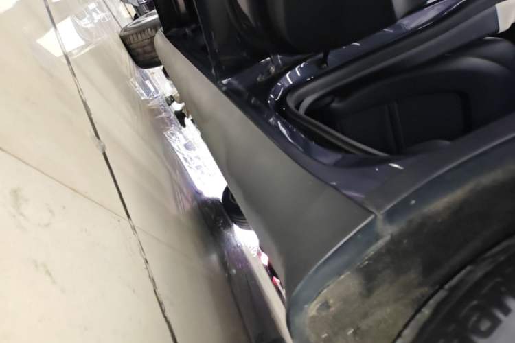 Used Tesla Model Y 2021 Long-Range All-Wheel-Drive Version 3D7 Left Side Sill