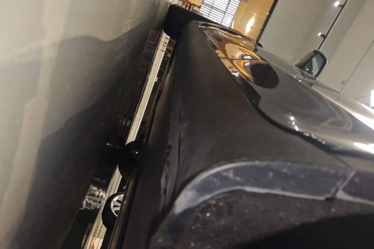 Used Tesla Model Y 2021 Long-Range All-Wheel-Drive Version Left Side Sill