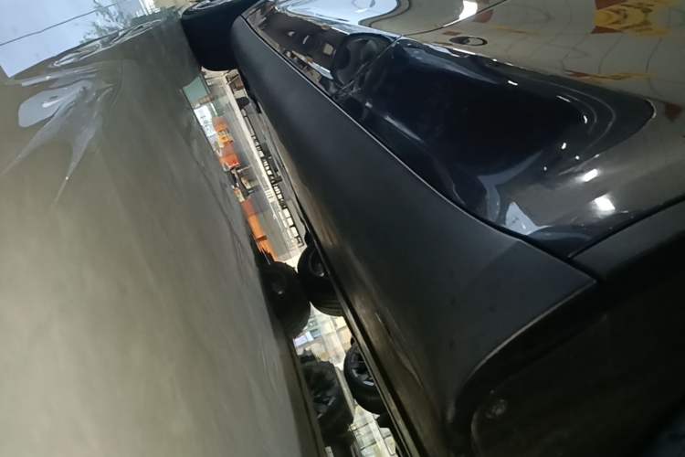 Used Tesla Model Y 2021 Long-Range All-Wheel-Drive Version Left Side Sill