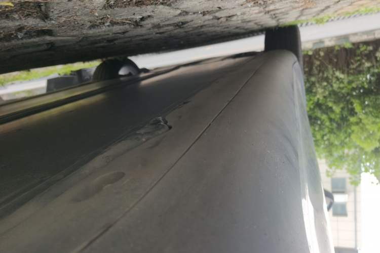 Used Tesla Model Y 2021 Long-Range All-Wheel-Drive Version Left Side Sill