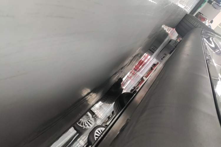 Used Tesla Model Y 2021 Long-Range All-Wheel-Drive Version Left Side Sill