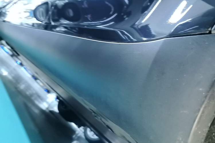 Used Tesla Model Y 2021 Standard Range Rear-Wheel Drive Version Left Side Sill