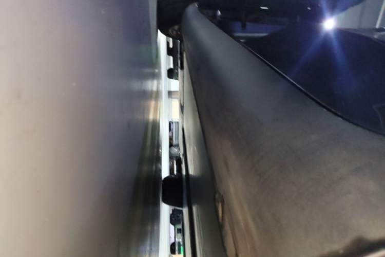 Used Tesla Model Y 2021 Standard Range Rear-Wheel Drive Version Left Side Sill