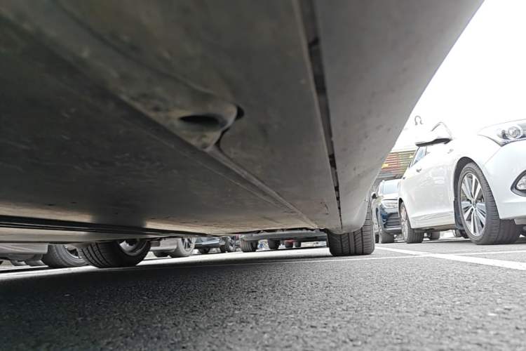 Used Tesla Model Y 2021 Standard Range Rear-Wheel Drive Version Left Side Sill