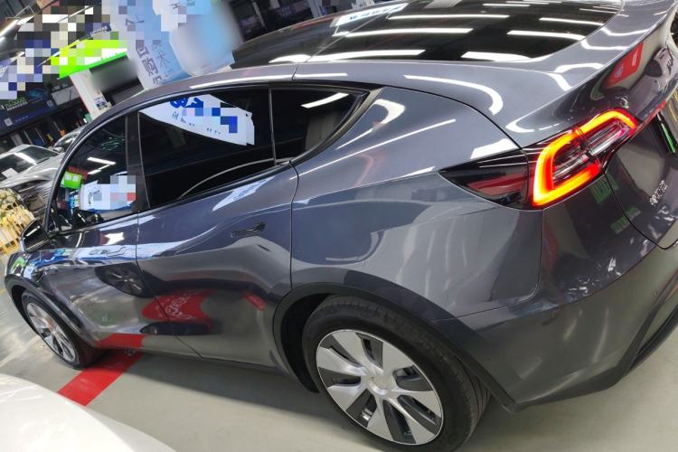 Used Tesla Model Y 2021 Standard Range Rear-Wheel Drive Version Left Side