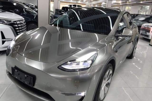 Used Tesla Model Y 2022 Long-Range All-Wheel-Drive Version