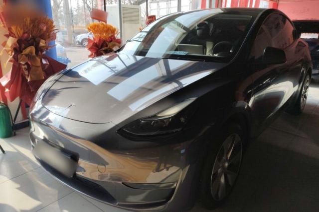Used Tesla Model Y 2021 Long-Range All-Wheel-Drive Version