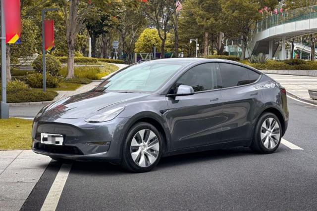 Used Tesla Model Y 2021 Long-Range All-Wheel-Drive Version