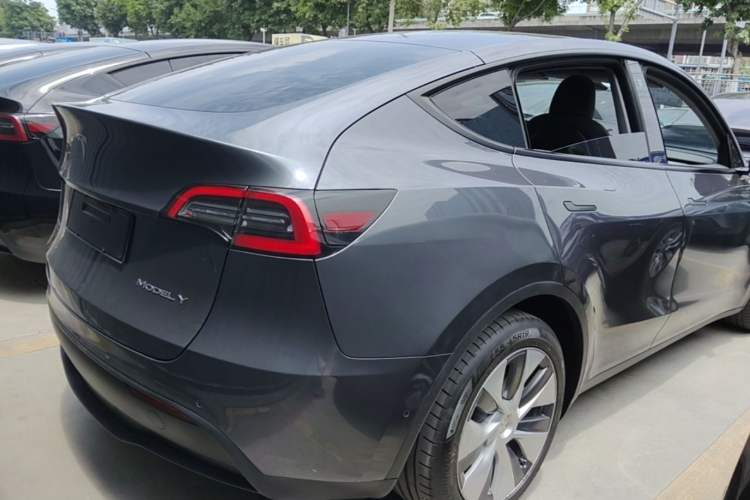 Used Tesla Model Y 2021 Long-Range All-Wheel-Drive Version Rear