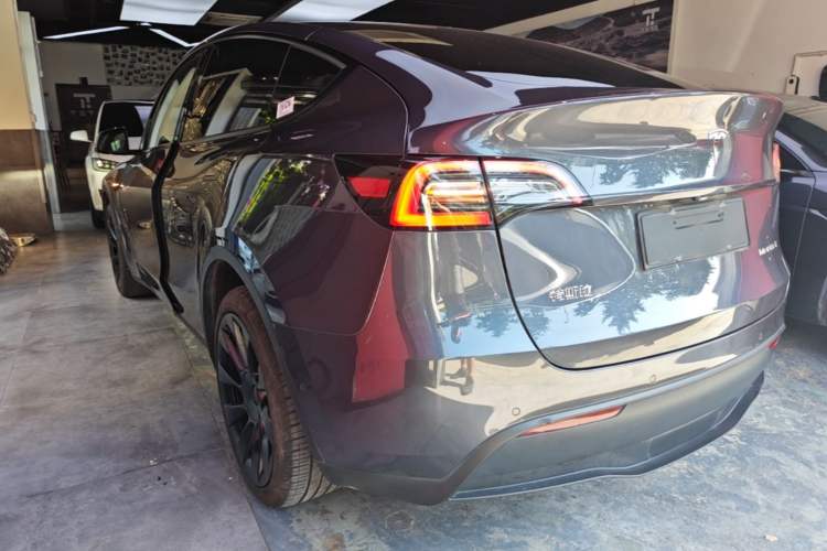 Used Tesla Model Y 2021 Long-Range All-Wheel-Drive Version 3D7 Rear Left 45 Deg