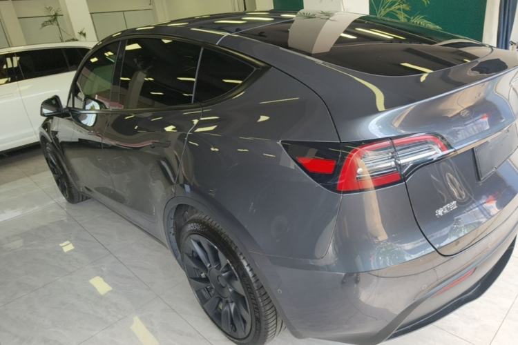 Used Tesla Model Y 2021 Revised Version 2 Long-Range All-Wheel-Drive Edition Rear Left 45 Deg