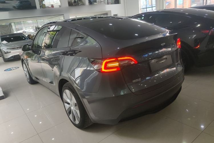 Used Tesla Model Y 2021 Standard Range Rear-Wheel Drive Version Rear Left 45 Deg