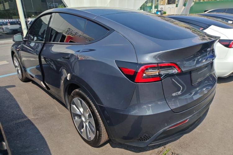 Used Tesla Model Y 2021 Long-Range All-Wheel-Drive Version Rear Left 45 Deg