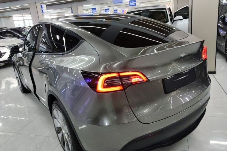 Used Tesla Model Y 2021 Revised Version 2 Long-Range All-Wheel-Drive Edition Rear Left 45 Deg