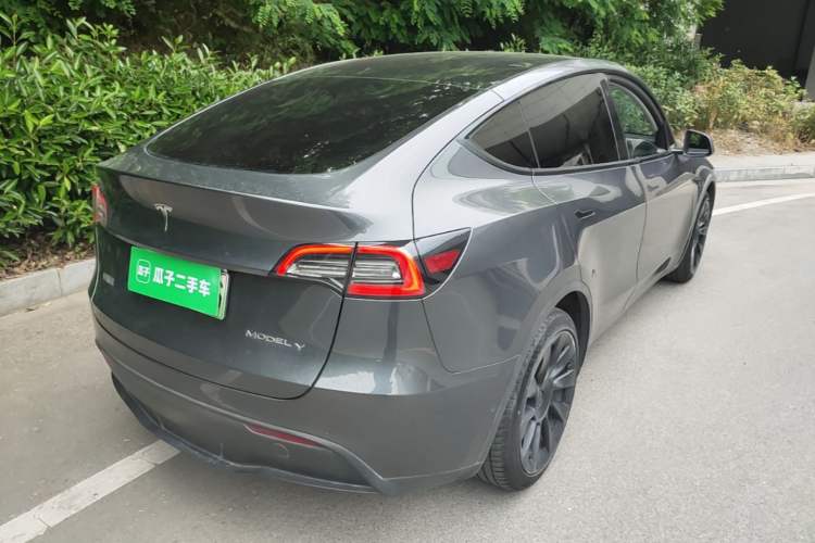 Used Tesla Model Y 2021 Long-Range All-Wheel-Drive Version Rear Right 45 Deg
