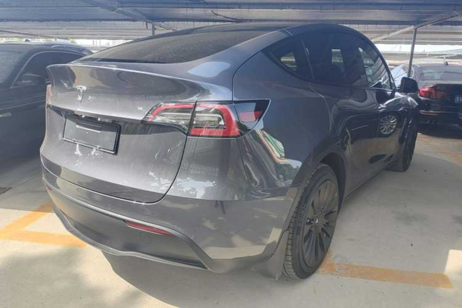 Used Tesla Model Y 2021 Standard Range Rear-Wheel Drive Version Rear Right 45 Deg