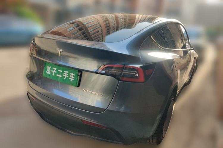 Used Tesla Model Y 2021 Revised Version 2 Long-Range All-Wheel-Drive Edition Rear Right 45 Deg