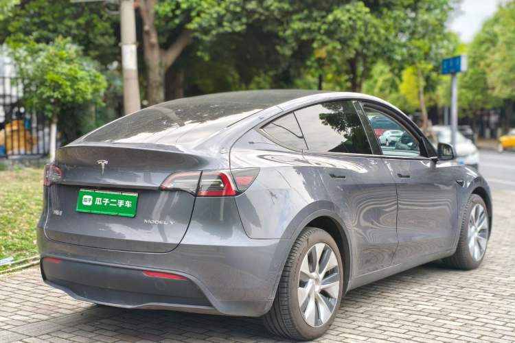 Used Tesla Model Y 2021 Long-Range All-Wheel-Drive Version Rear Right 45 Deg