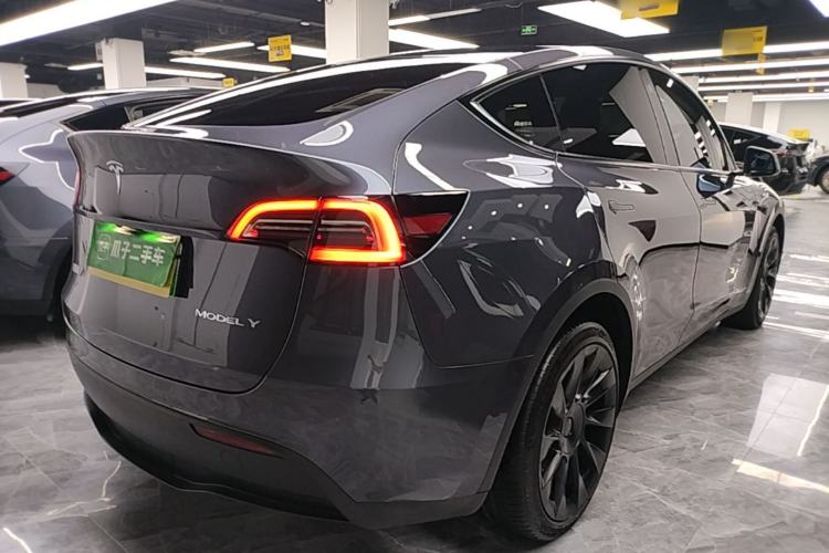 Used Tesla Model Y 2021 Long-Range All-Wheel-Drive Version Rear Right 45 Deg