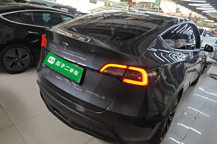 Used Tesla Model Y 2021 Long-Range All-Wheel-Drive Version 3D7 Rear Right 45 Deg