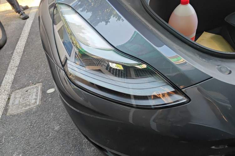 Used Tesla Model Y 2021 Standard Range Rear-Wheel Drive Version Right Front Headlight