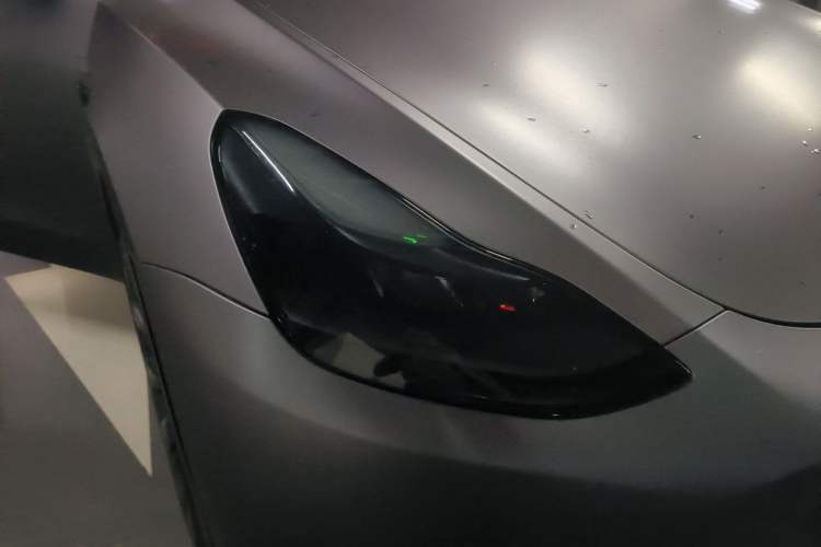 Used Tesla Model Y 2021 Standard Range Rear-Wheel Drive Version Right Front Headlight