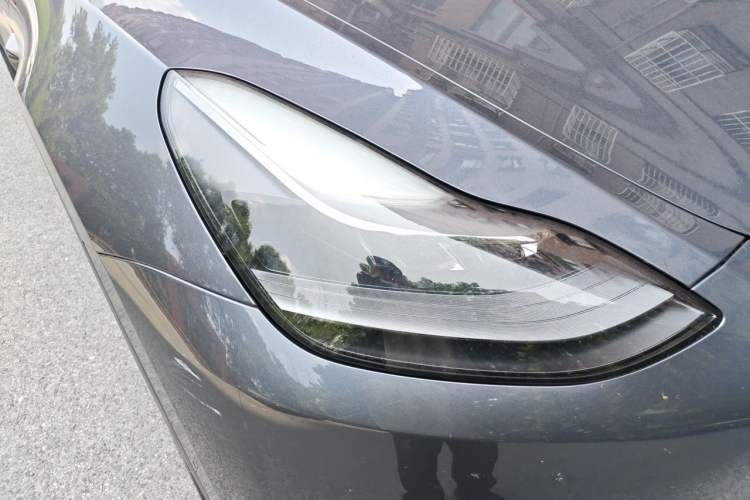 Used Tesla Model Y 2021 Long-Range All-Wheel-Drive Version Right Front Headlight