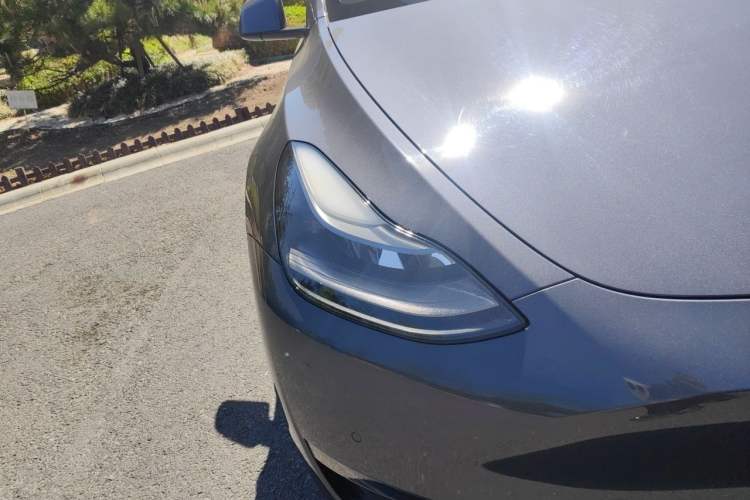 Used Tesla Model Y 2021 Standard Range Rear-Wheel Drive Version Right Front Headlight