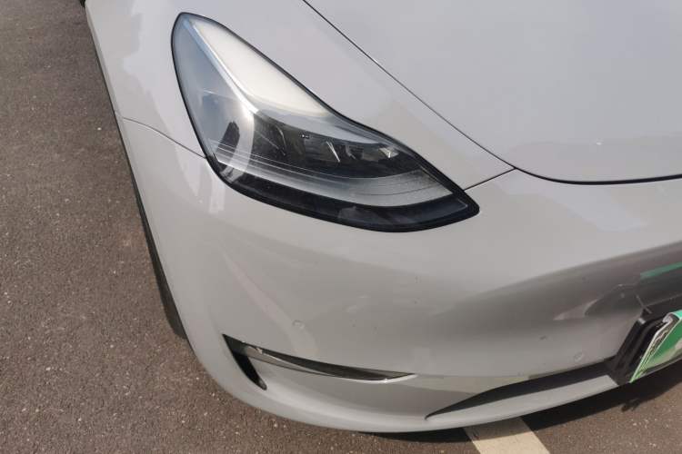 Used Tesla Model Y 2021 Standard Range Rear-Wheel Drive Version Right Front Headlight