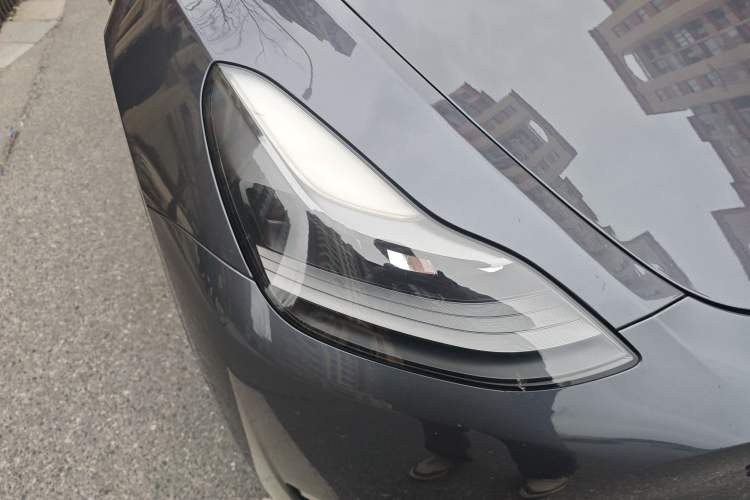 Used Tesla Model Y 2021 Long-Range All-Wheel-Drive Version Right Front Headlight