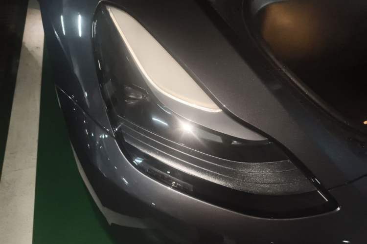 Used Tesla Model Y 2021 Revised Version 2 Long-Range All-Wheel-Drive Edition Right Front Headlight