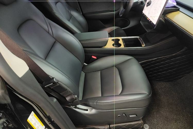 Used Tesla Model Y 2021 Long-Range All-Wheel-Drive Version 3D7 Right Front Seat