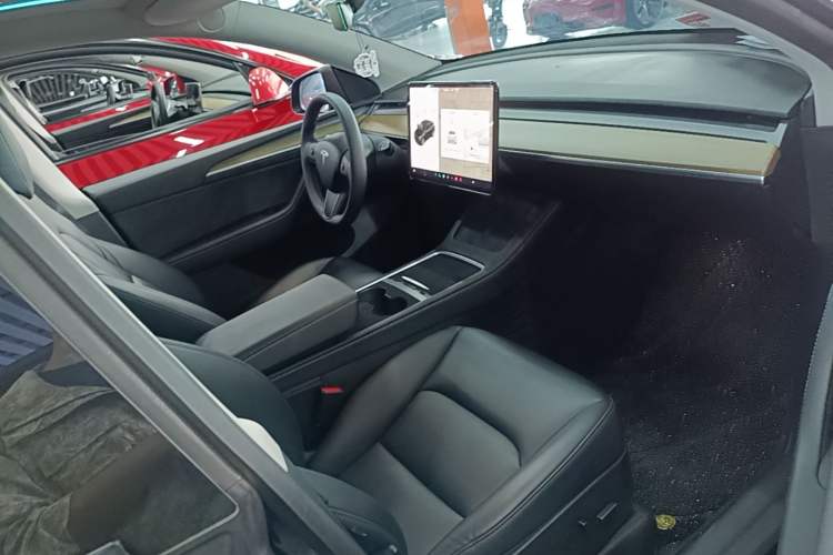 Used Tesla Model Y 2021 Long-Range All-Wheel-Drive Version 3D7 Right Front Seat
