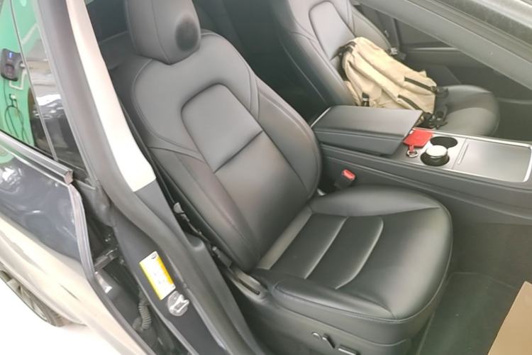 Used Tesla Model Y 2021 Long-Range All-Wheel-Drive Version Right Front Seat