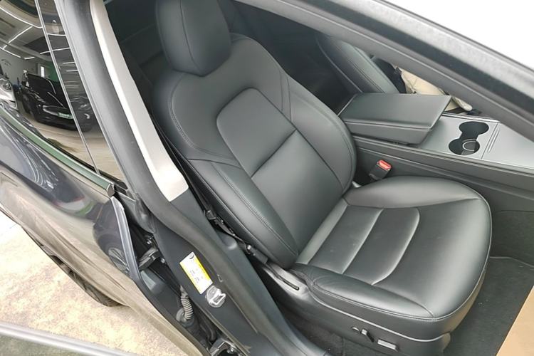 Used Tesla Model Y 2021 Long-Range All-Wheel-Drive Version Right Front Seat