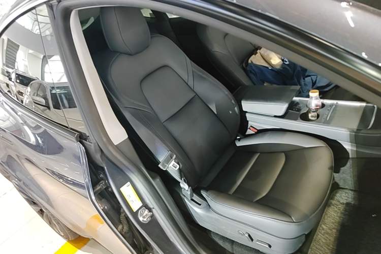 Used Tesla Model Y 2021 Long-Range All-Wheel-Drive Version Right Front Seat