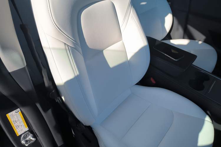 Used Tesla Model Y 2021 Long-Range All-Wheel-Drive Version Right Front Seat